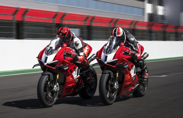 Ducati-Panigale-V4R-MY23-overview-gallery-02-1920x1080.jpg